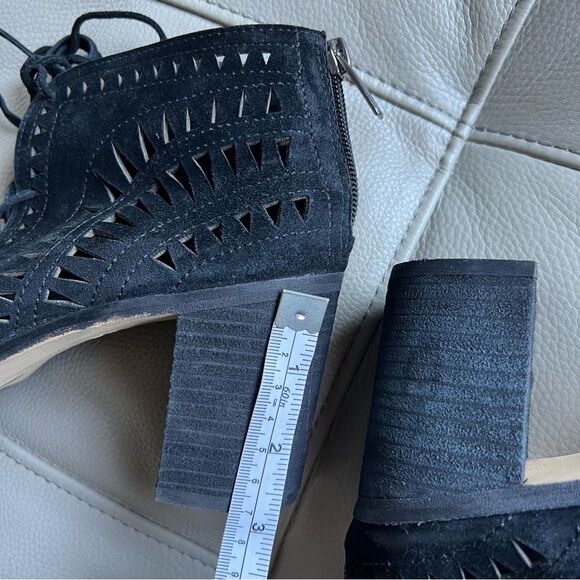 Vince Camuto Women’s Sandals Sz 9 M Tarita Cutout Lace-Up Black Suede Block Heel - Picture 8 of 12